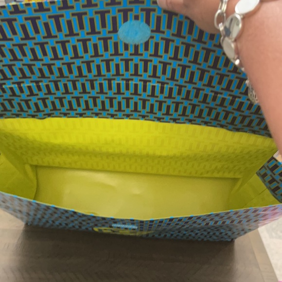 Tory Burch gift bag 20 x 18x 6  Velcro Closure - Picture 5 of 5